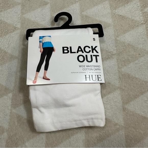 Hue Wide Waistband Blackout Cotton Capri - Picture 3 of 4